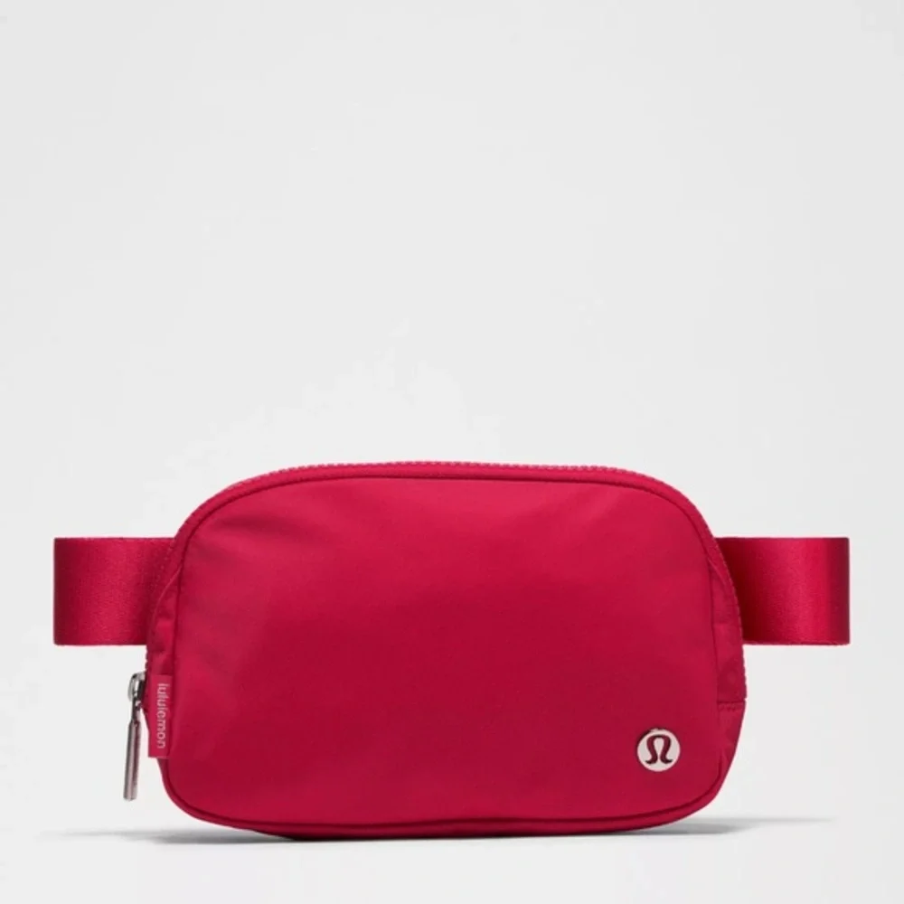 Lululemon Everywhere Raspberry Belt Bag - Picture 1 of 7